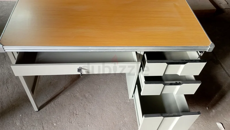 Stylish Modern Study Table with Storage63222347406211114