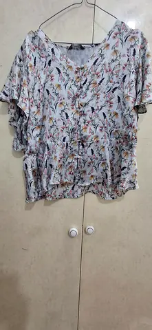 Colorful half-sleeve shirt, size 16