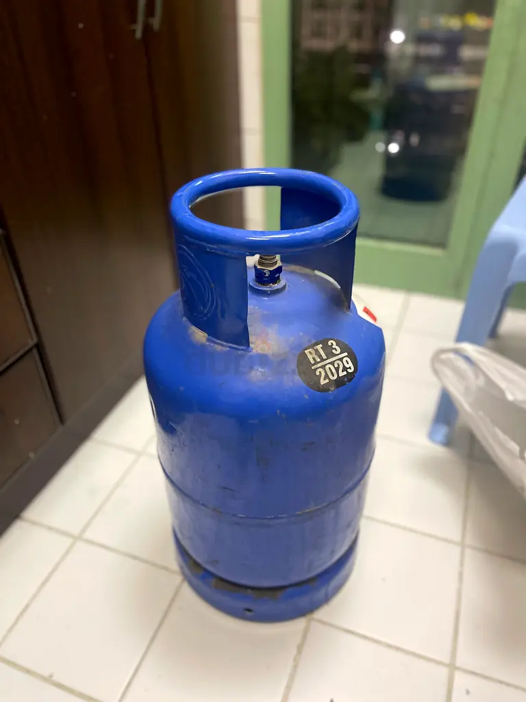 Cylinder Gas negotiable