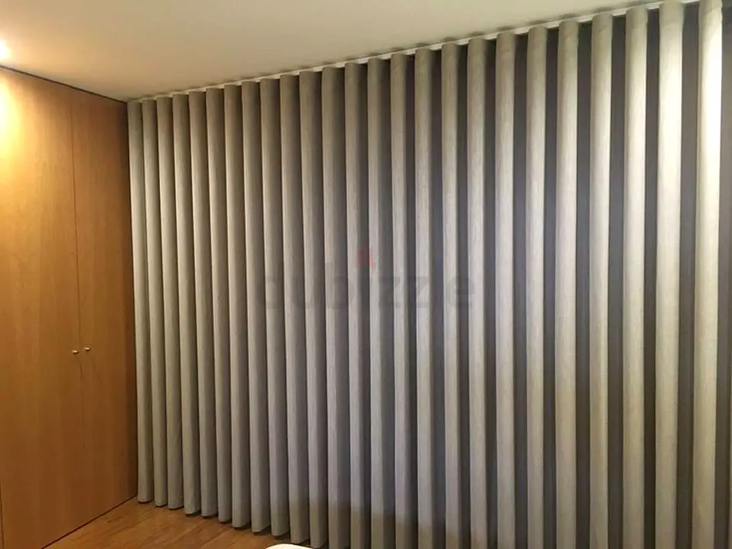 Curtain63220821867778112