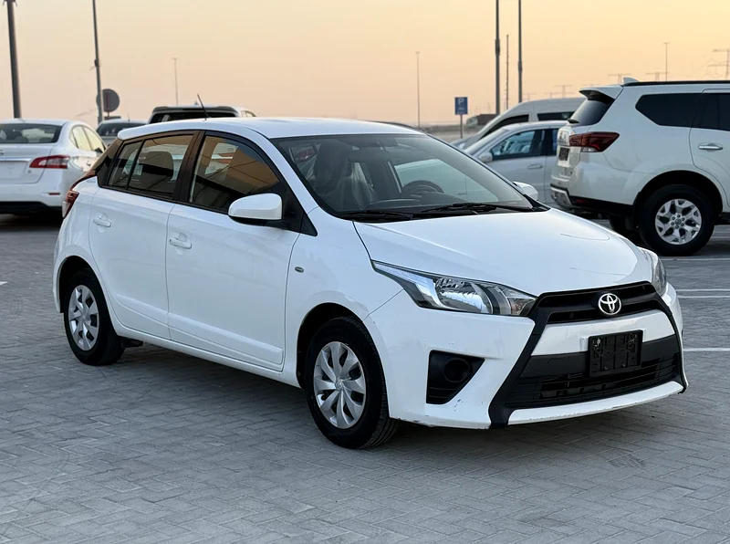 2017 Toyota Yaris SE in perfect condition with original paint63147209797635113