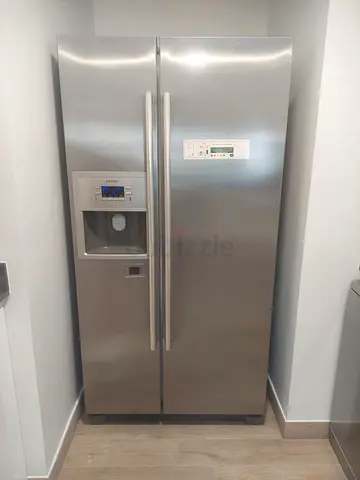 Siemens Side By Side Refrigerator with water Dispenser ice Maker