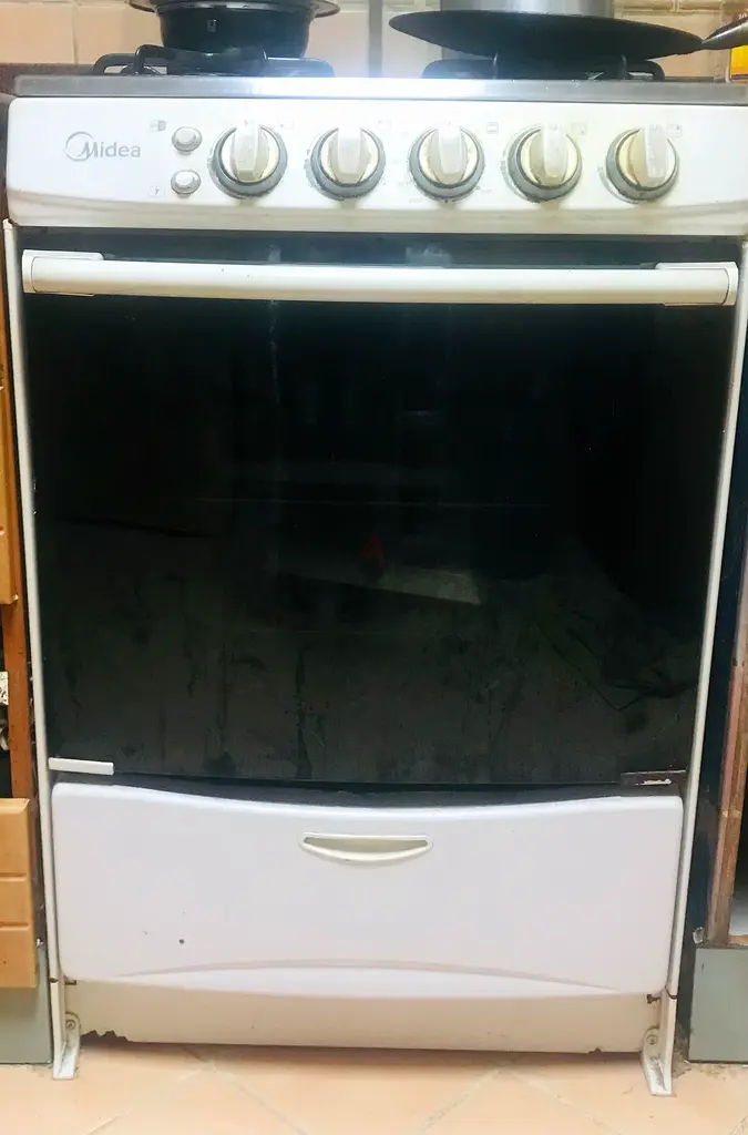 Move out of country Cooking range for sell urgent Abhushagara