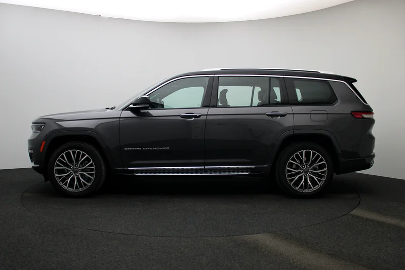 2023 Grand Cherokee L Summit 5.7 - Certified by Al Futtaim63151840259971112