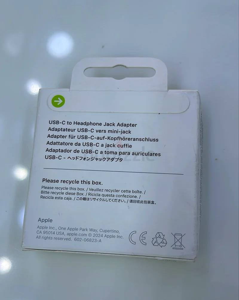 محول APPLE من USB-C إلى منفذ سماعات رأس 3.5 مم MW2Q3AM/A أبيض63222342766081111