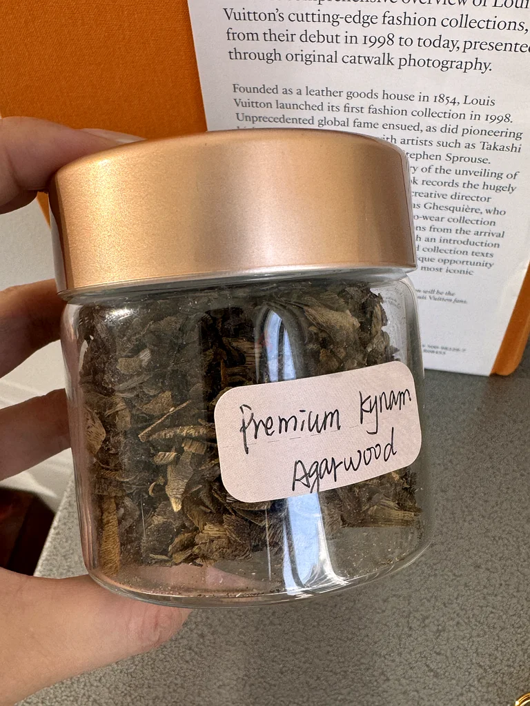 premium agarwood Kynam chips around 40grams631896237146911127