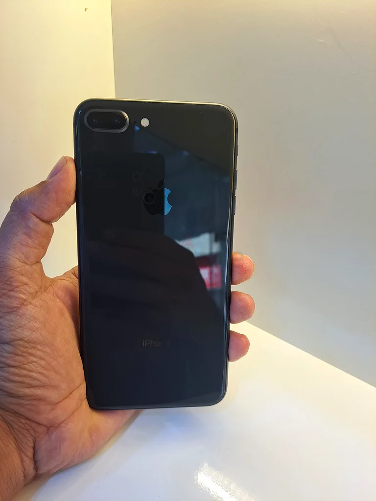 iPhone 8 Plus63214425888386111