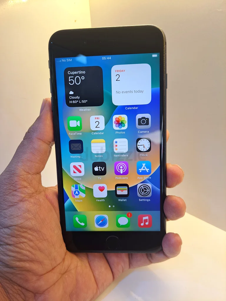 iPhone 8 Plus63214425888386112