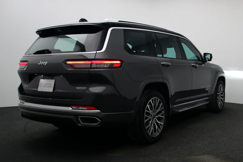 2023 Grand Cherokee L Summit 5.7 - Certified by Al Futtaim63151840259971111