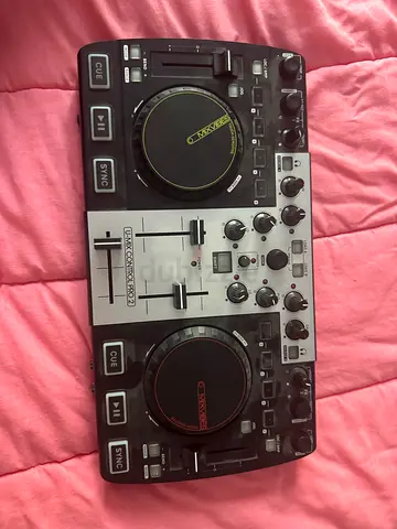 MixVibes All in one DJ Controller w/Built-In Audio Interface CROSS DJ software (Full Version)