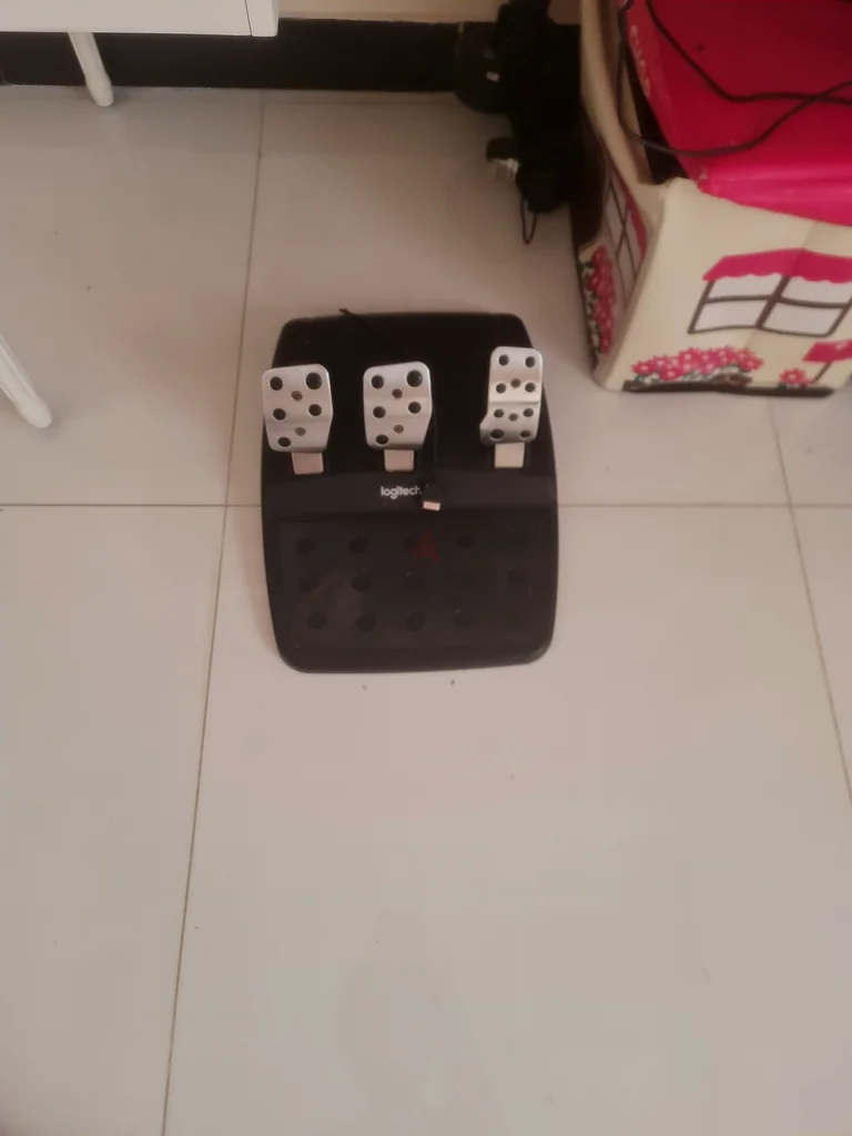 عجلة قيادة لوجيتك g2963174326731266112