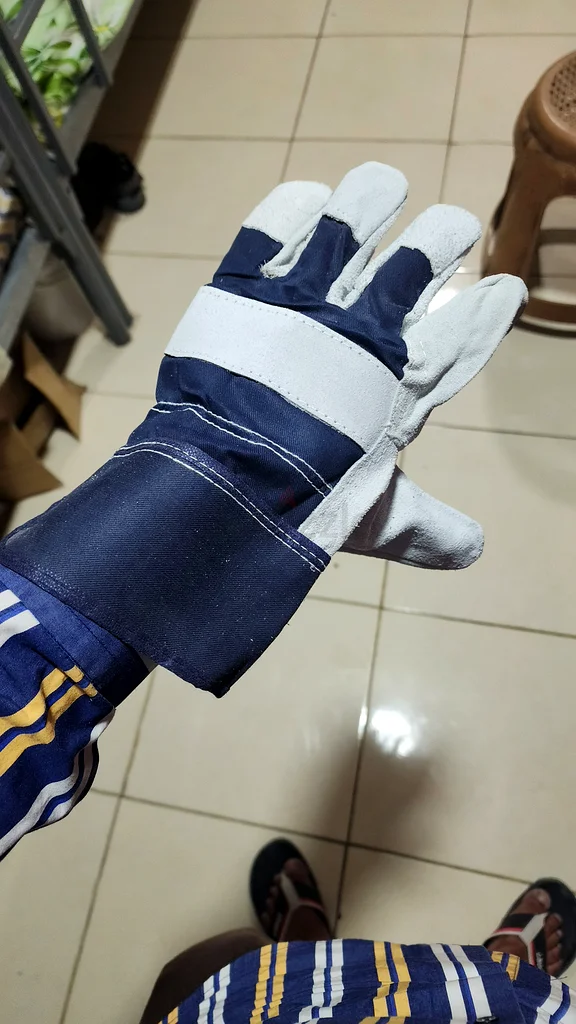 Safety gloves63241132304387110