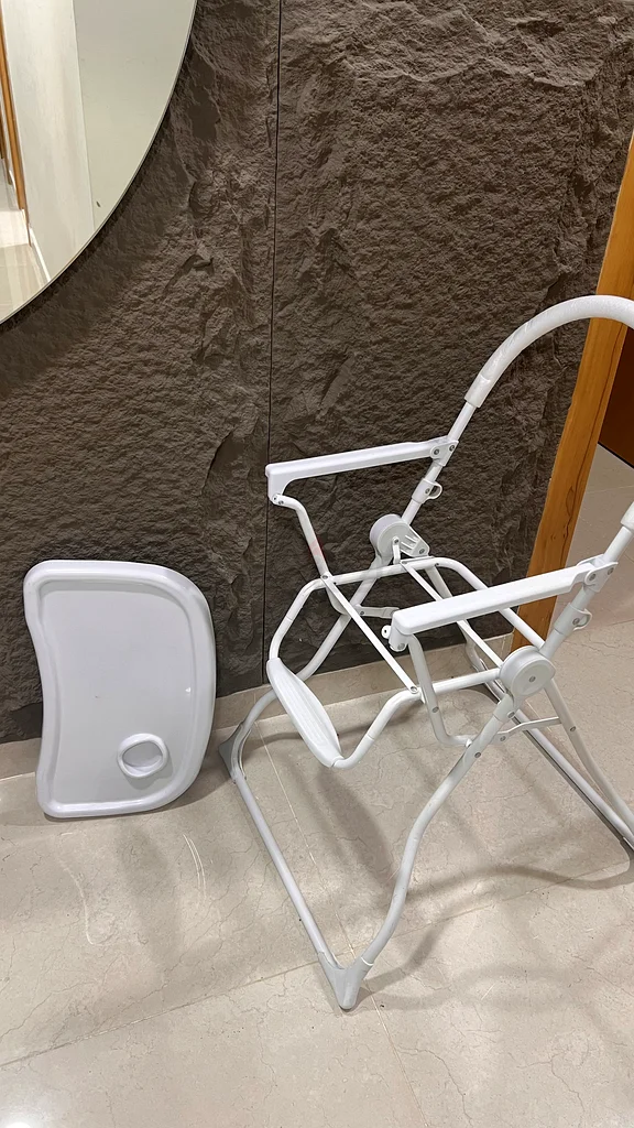 High chair for baby /10062931674684035111