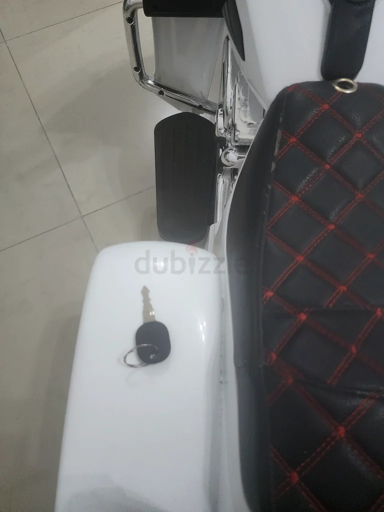 دراجة نارية مع مفتاح63207891077121113