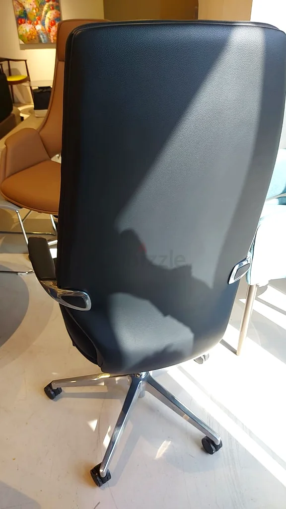 black leather chairs63187235937923111