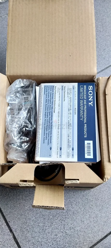 Sony CARD READER SXS NEW SBAC-US10 FOR SALE MINIMUM PRICE URGENT SALE63233642286978111