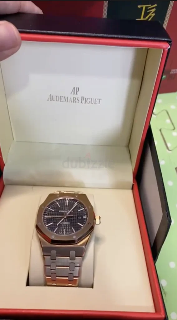 Luxurious Audemars Piguet Royal Oak Watch - Timeless Elegance62934689111427112