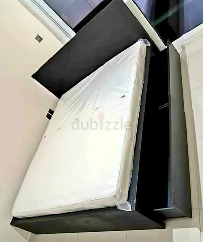 IKEA malam king size 180/200bed with IKEA mattress and 2 storage drawers underneath