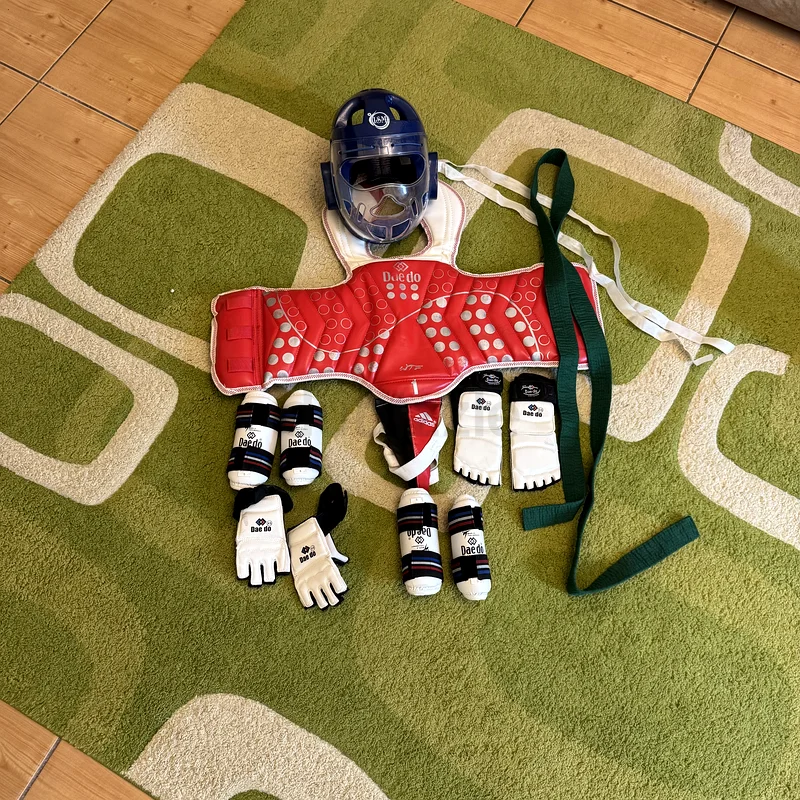 Complete kids Taekwondo Gear Set for Sale!63241656824962113