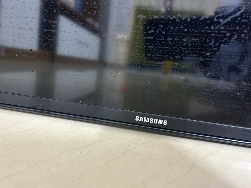 40 inch Samsung UHD Smart TV - Ultra High Definition 4K63165715652481111
