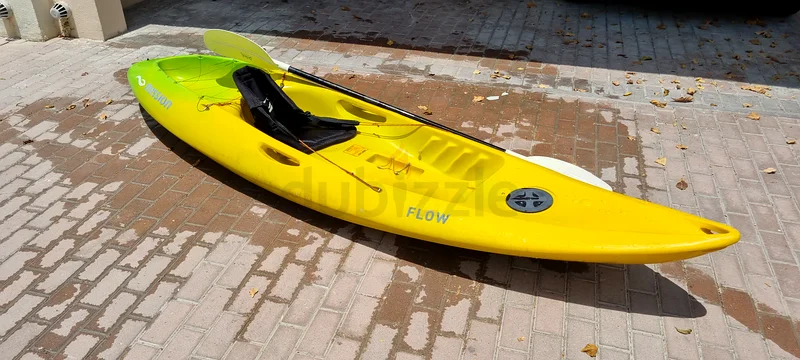 Mission Flow kayak and paddle63235109923074112