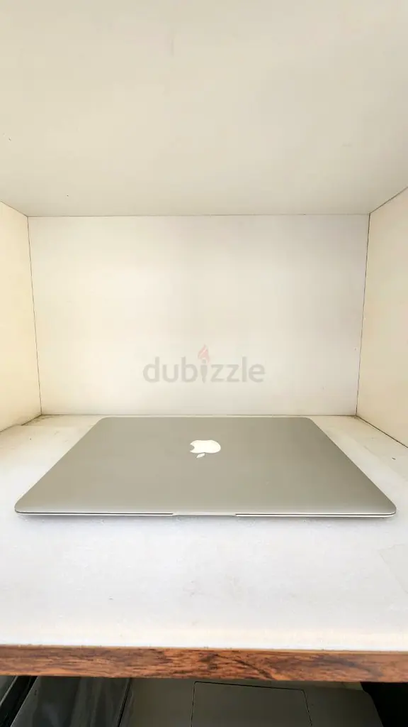 Flawless Apple MacBook Air - Like New Condition!63254995504387117