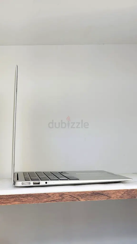 Flawless Apple MacBook Air - Like New Condition!63254995504387114