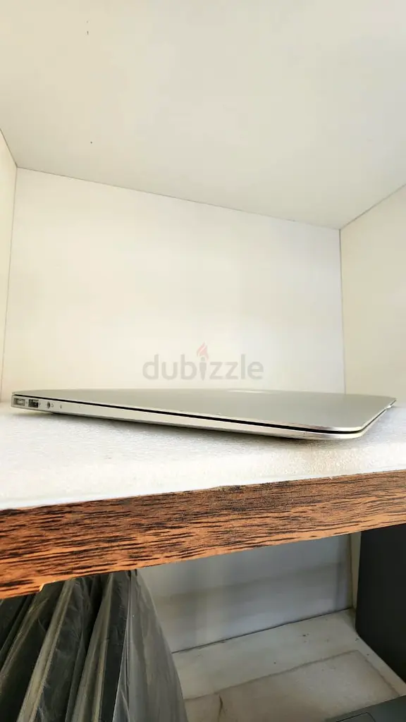 Flawless Apple MacBook Air - Like New Condition!63254995504387115