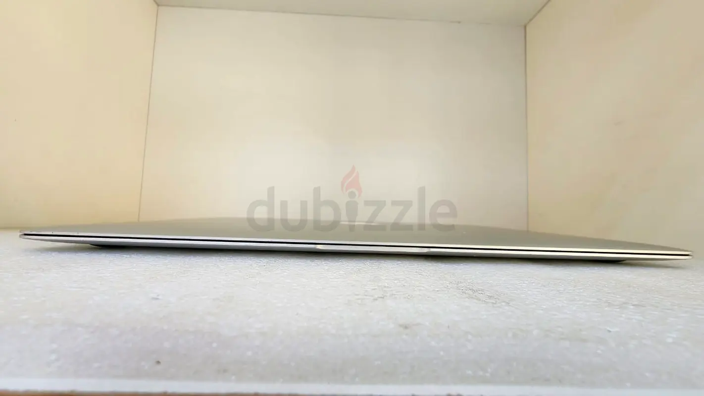 Flawless Apple MacBook Air - Like New Condition!63254995504387116