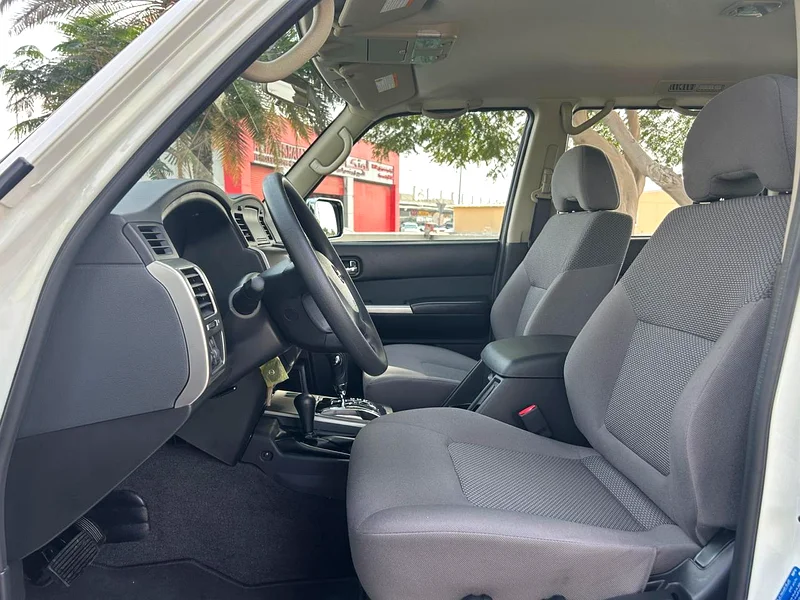 NISSAN PATROL SAFARI GL 2023 GCC LOW MILEAGE IN MINT CONDITION63148163773314112