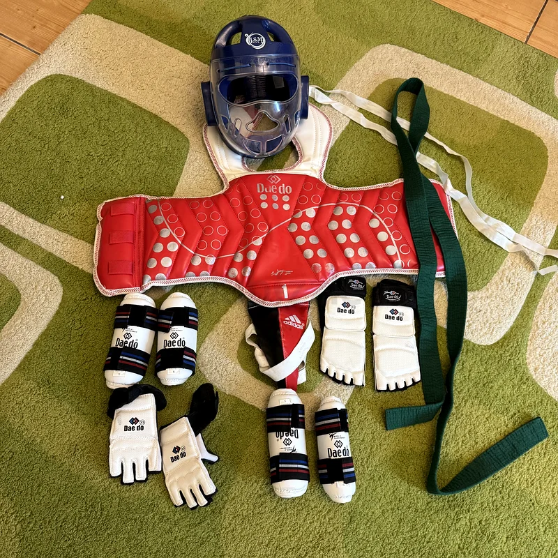 Complete kids Taekwondo Gear Set for Sale!63241656824962114