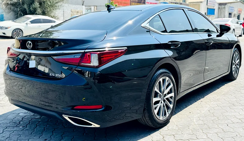 2023 لكزس ES35063168495344386112