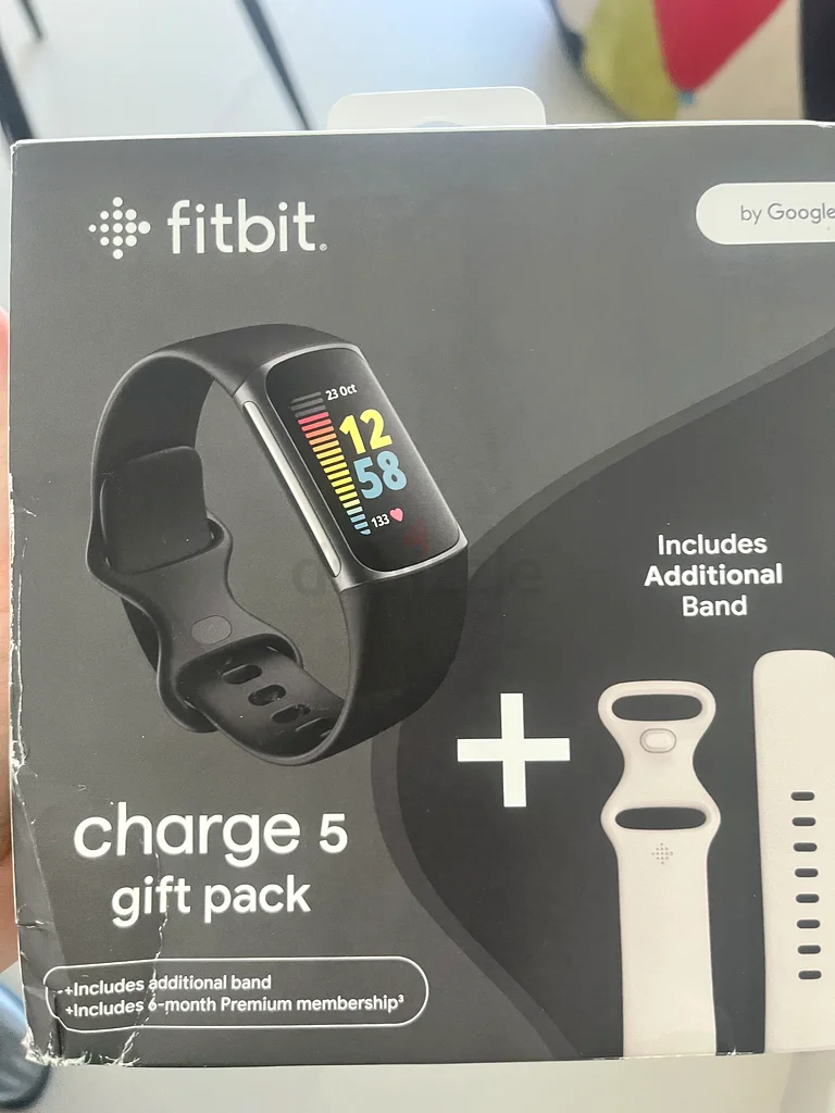 Stay Fit in Style: Fitbit Charge 5 Gift Pack for Sale!632624125977631126