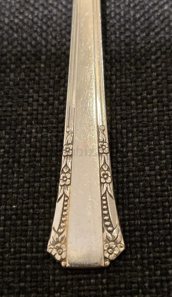 Vintage 1881 Rogers Oneida Cutlery Set For 8 Persons63215872776707111