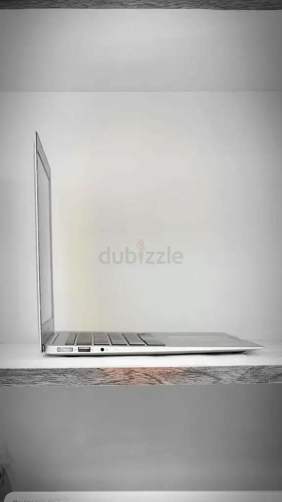 Flawless Apple MacBook Air - Like New Condition!63254995504387113