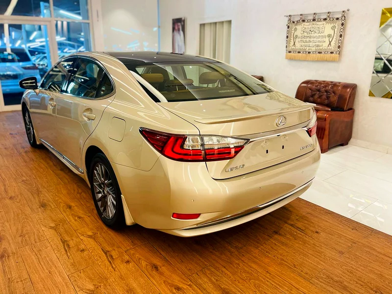 Lexus ES350 2018 model Gulf version full option one owner personal use one owner from the agency and agency paint63168494892675114