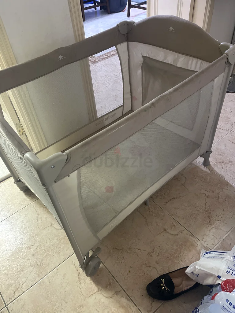 سرير الطفل63207399759361112