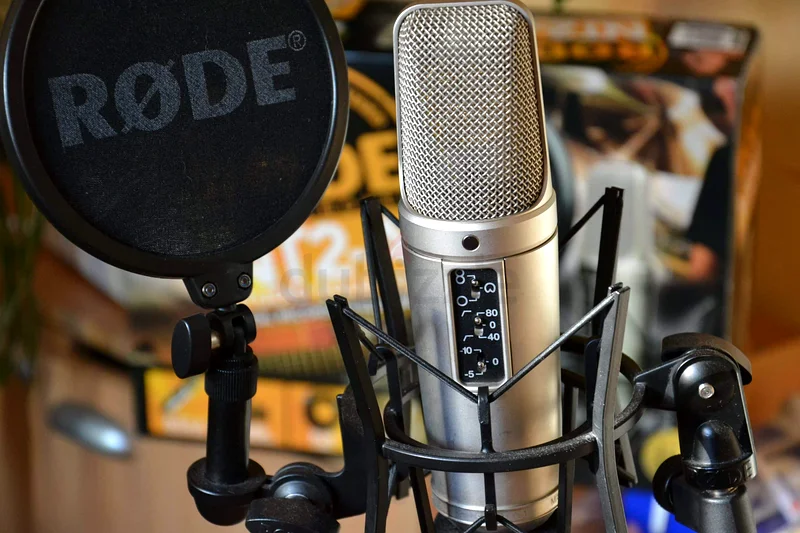 Professional Rode NT2-A Studio Condenser Microphone for Sale!63209350658947111