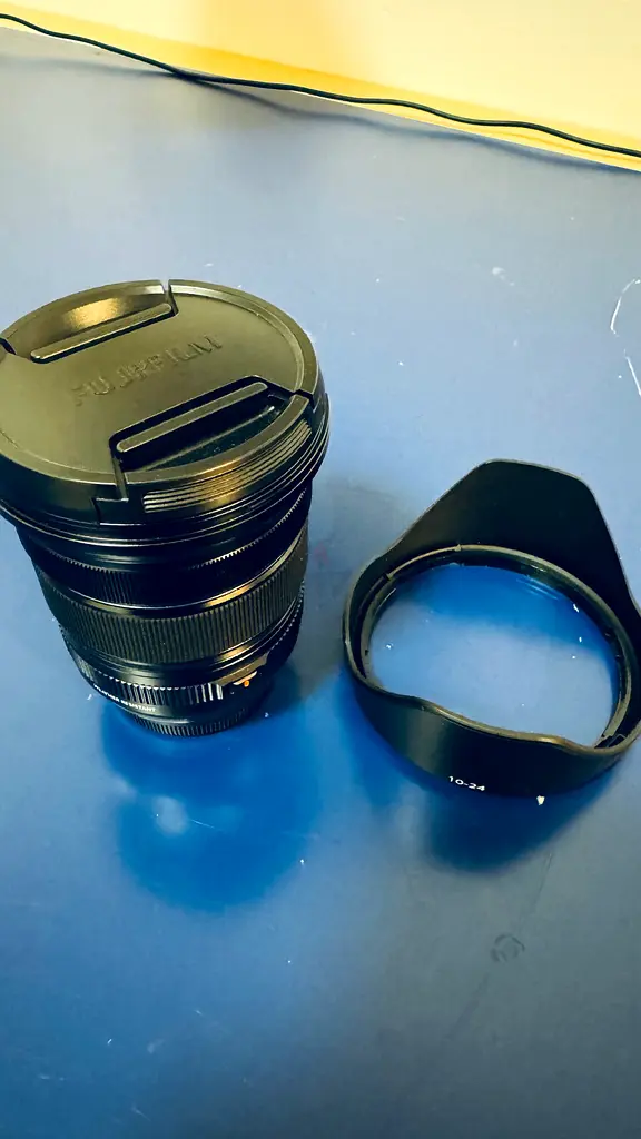 Objetivo Fujifilm 10-24 mm F4 en estado impecable