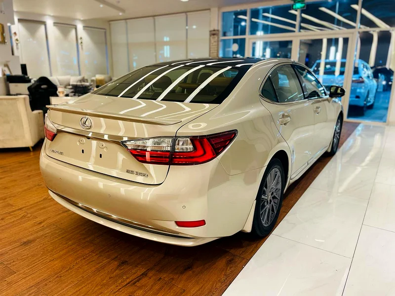 Lexus ES350 2018 model Gulf version full option one owner personal use one owner from the agency and agency paint63168494892675112