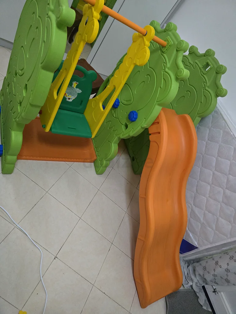 أرجوحة وزلجة للبيع63176640458241111