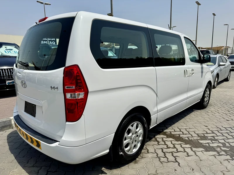 HYUNDAI H1 2016 GCC 8 Seats very good condition Engine Patrol 1 year warranty from MP WARRANTY63171299176834114
