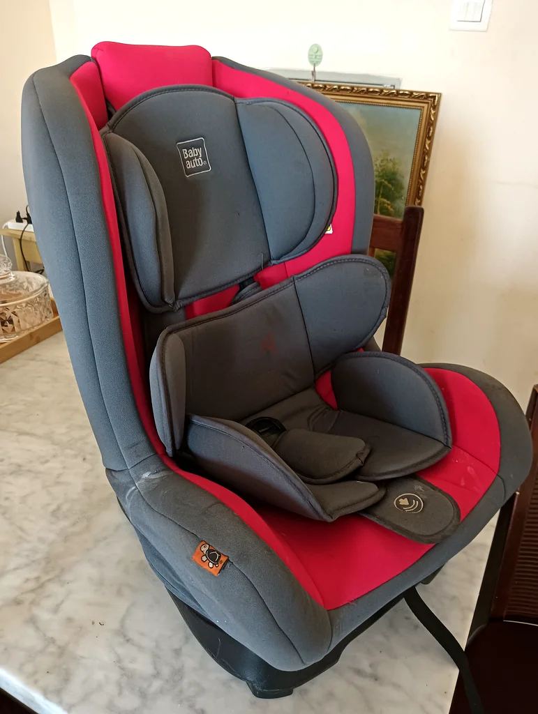 Stylish Baby Car Seat - Safety Meets Comfort!63227807724801117