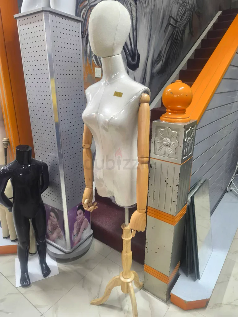 MANNEQUIN63259708014722112