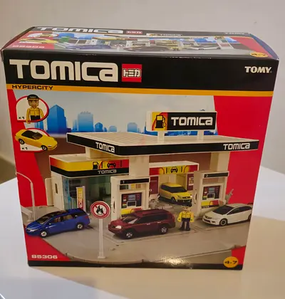 Tomica Gas Station Hyper City Toy
