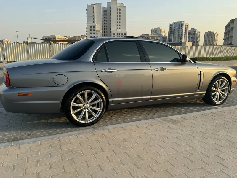 Jaguar XJ8 EXECUTIVE62931647814147112