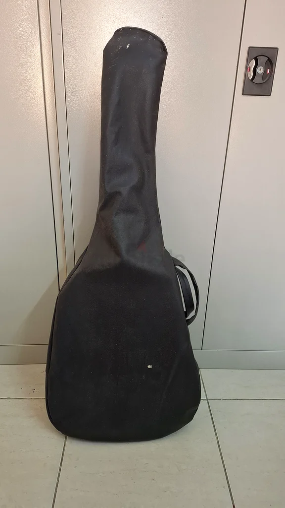 Hohner 6 String Acoustic Guitar63201681373569111