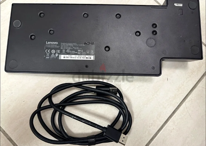 محطة إرساء Lenovo ThinkPad Pro من النوع 40AH، مع كابل DP / DisplayPort63256597011842113