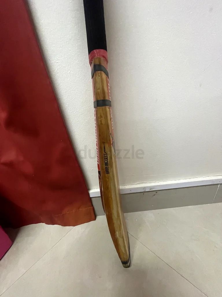 مضرب كريكيت للبيع63247759025154112