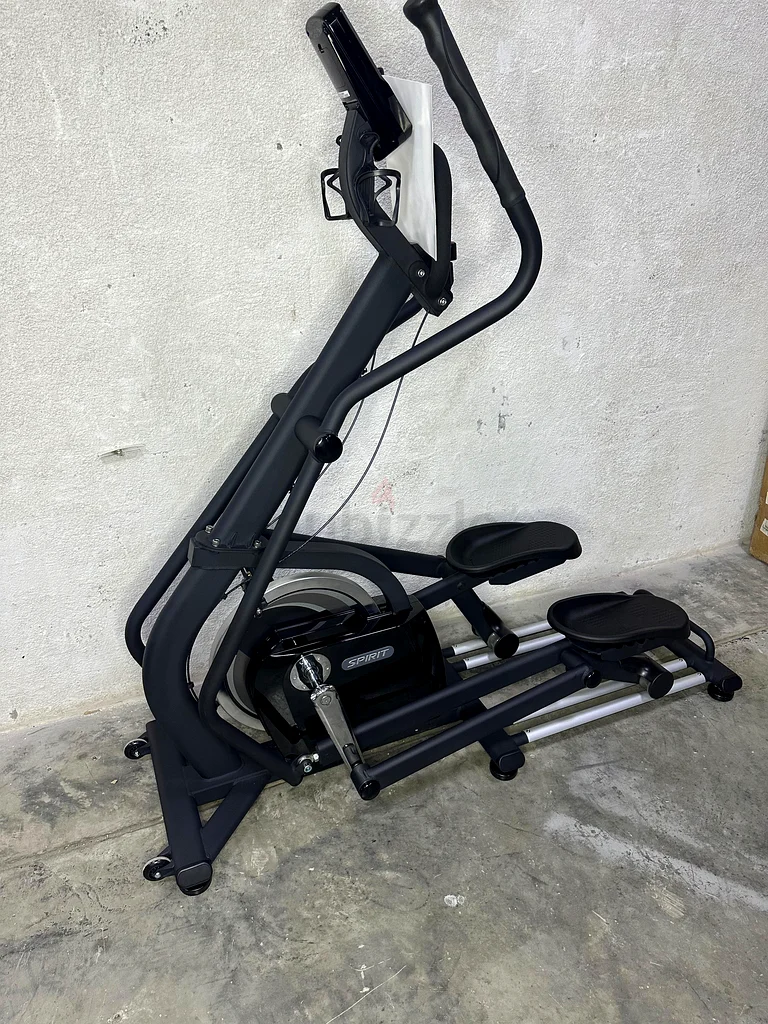 احصل على اللياقة مع جهاز سبيريت إكسيرسايز كروس تريner62931671354499111